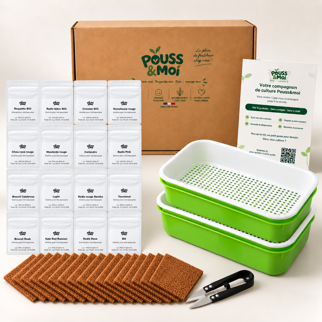Contenu du Kit Intégrale avec deux bacs verts empilés et leurs grilles blanches, seize sachets de graines, CocoMat, ciseaux et guide.